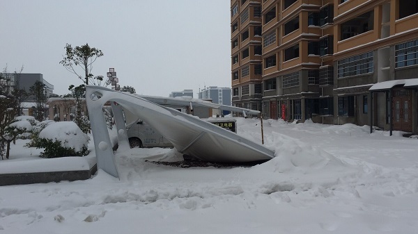 被積雪壓塌的車棚都有什么特點(diǎn)？